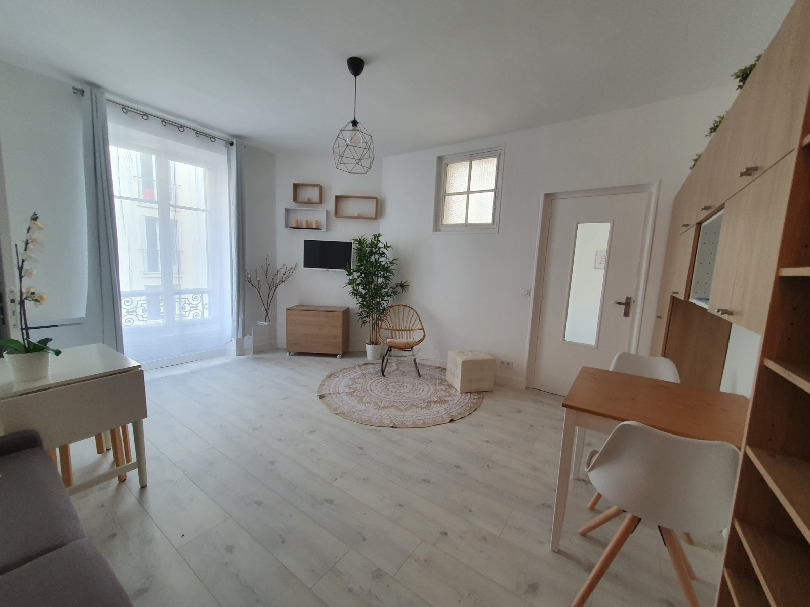 Image_1, Studio, Versailles, ref :1220
